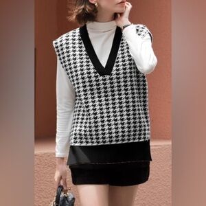 Relaxed Fit Black and White Houndstooth Knit Sweater Vest Size Small